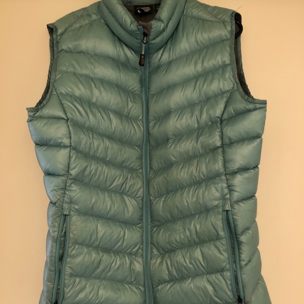 Turquoise EMS puffer vest - in great condition!!